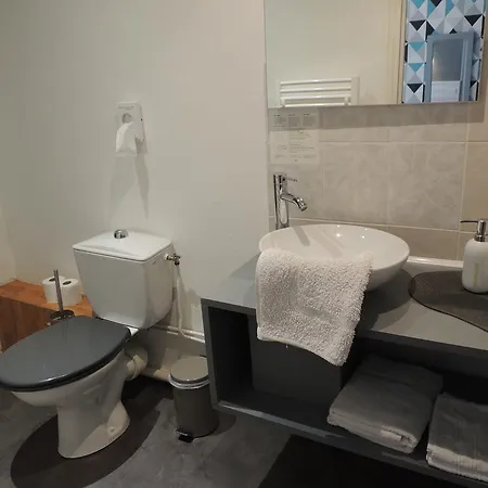 Hotel Au Bon Abri 2*