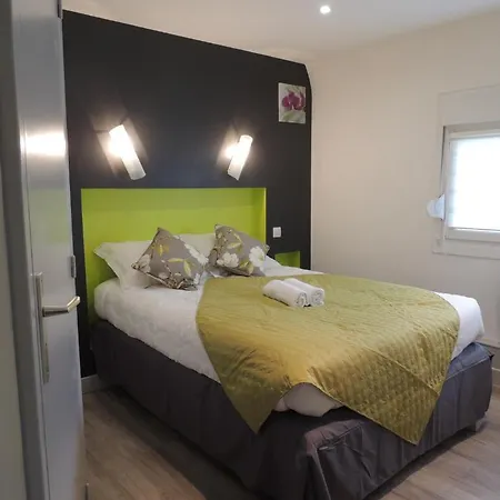 Au Bon Abri Hotel 2*
