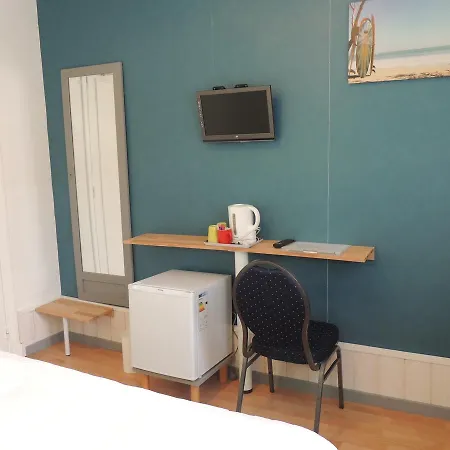 Au Bon Abri Hotel 2*